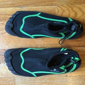 Island Magic Finger Shoes UNISEX❤️